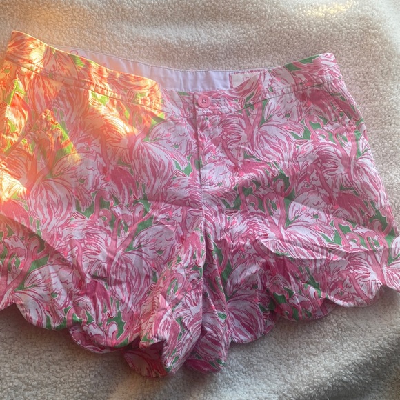 Lilly Pulitzer buttercup shorts - Picture 2 of 5